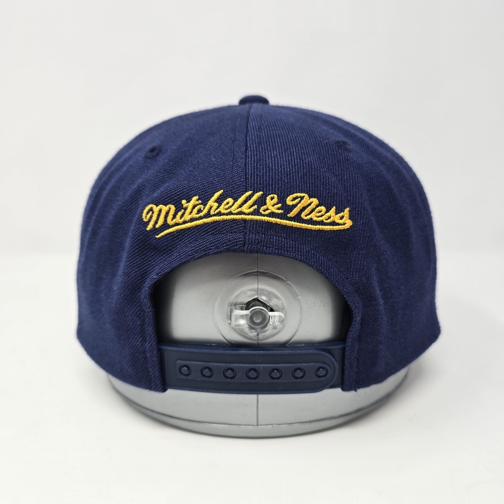 Mitchell & Ness Cleveland Cavaliers Navy Blue LeBron James 23 Snapback Hat NBA - Picture 2 of 12